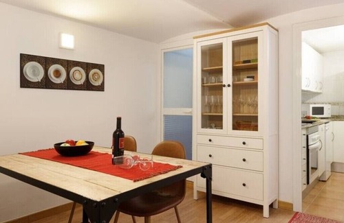 Les Corts Apartment | Nice 1-Bedroom Apartment for 2ppl Steps from Camp Nou!