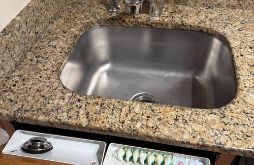 Kingman Park Apartment | Nice 1-BR Apt w/all amenities, inc WiFi & CATV, on Quiet Blk on Capitol Hill, DC