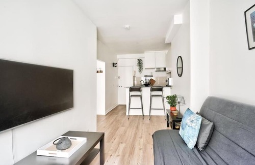 Quartier de la Roquette Apartment | Nice 1 BR Flat 10 min from Place de la Bastille