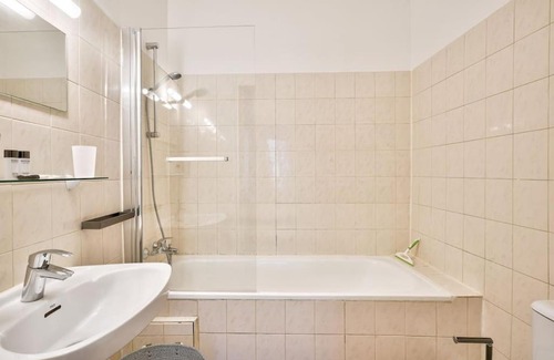 Quartier de la Roquette Apartment | Nice 1 BR Flat 10 min from Place de la Bastille