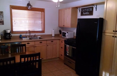 Greer Cabin | Nice 2 bedroom cabin in the heart of Greer.