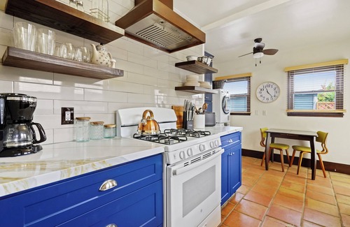 Eastside House | Nice 2-bedroom house with AC in Long Beach