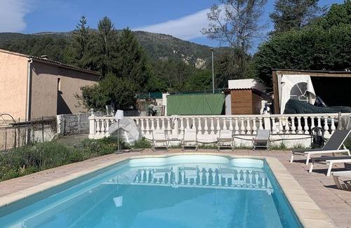 Contes Apartment | Nice 2 room apartment renovated on the ground floor of a house with swimming pool and exterior