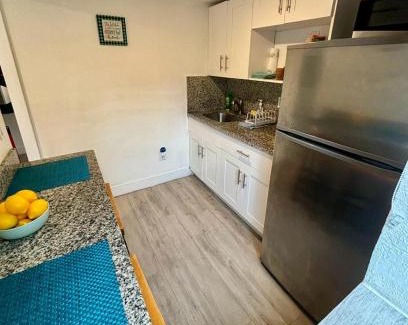 Midtown House | Nice 2 Twin bedroom - Best central location in Miami - Luggage storage, parking and Laundry for free!