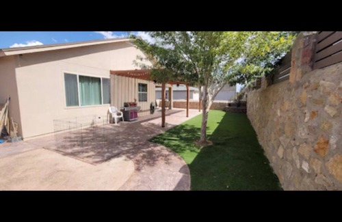 Biggs Field House | Nice 3-bedroom house with AC in El Paso