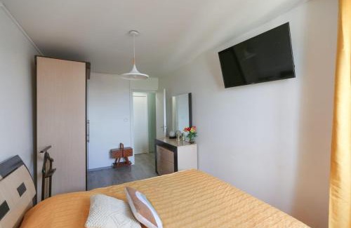 Le Pre-Saint-Gervais Apartment | Nice 3 rooms with balcony in Pré-Saint-Gervais