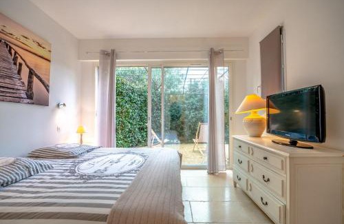 Preconil Villa | Nice air-conditioned house with flower garden