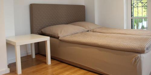 Solln Apartment | Nice and big Apartment for up to 10 people in a very good Location of Munich! Good for Oktoberfest!