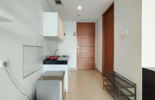 Dago Apartment | Nice and Comfy 1BR at Dago Suites Apartment By Travelio