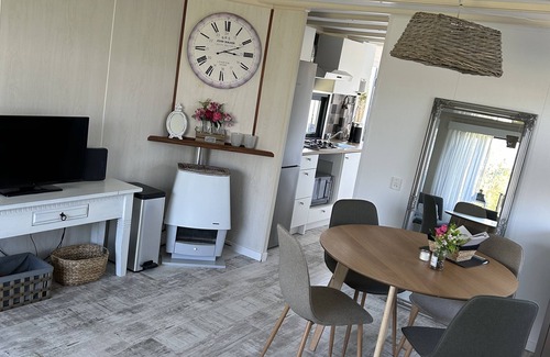 Petten Ski Chalet | Nice and cozy Chalet for 4 people, near the beach.