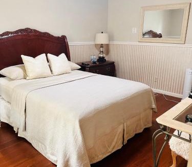 Wake Village House | Nice and peaceful bedroom