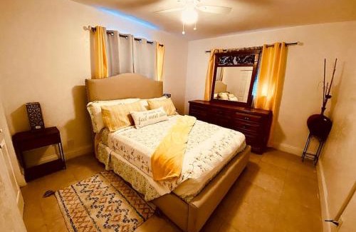 Oakland Park House | Nice and Quiet 2 beds 1 bath in Oakland FL