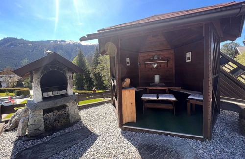 Muhlbach im Pinzgau Apartment | Nice apartment for 8 people with WIFI, TV, terrace, pets allowed and panoramic view
