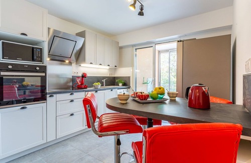 Saint-Laurent-du-Var Apartment | Nice apartment for 6 guests with WIFI, pool, A/C, TV, patio, pets allowed and parking