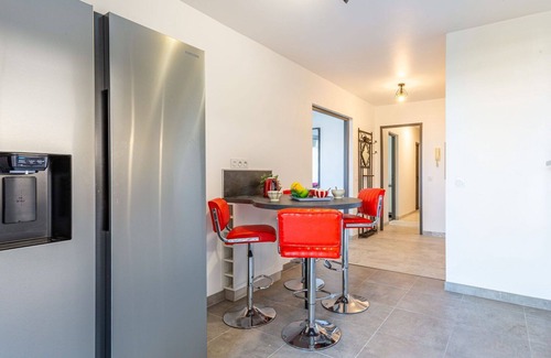 Saint-Laurent-du-Var Apartment | Nice apartment for 6 guests with WIFI, pool, A/C, TV, patio, pets allowed and parking
