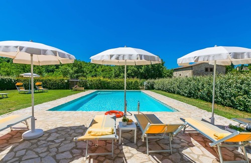 Collalto House | Nice apartment in villa for 16 guests with WIFI, private pool, A/C, TV, patio and parking