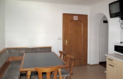 St. Valentin auf der Haide Apartment | Nice apartment for 6 guests with WIFI, TV, balcony and pets allowed