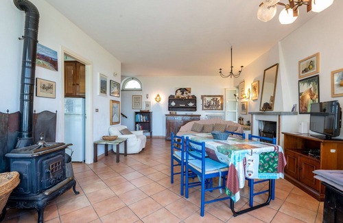 San Damiano dʼAsti Villa | Nice apartment in villa for 5 guests with pool, WIFI, TV, patio and pets allowed