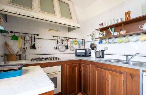 San Damiano dʼAsti Villa | Nice apartment in villa for 5 guests with pool, WIFI, TV, patio and pets allowed