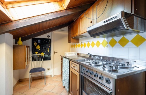 San Damiano dʼAsti Villa | Nice apartment in villa for 5 guests with pool, WIFI, TV, patio and pets allowed