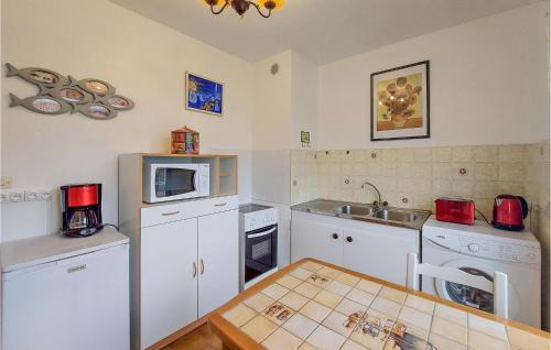 Cosne-Cours-sur-Loire Apartment | Nice Apartment In Cosne-Cours-Sur-Loire