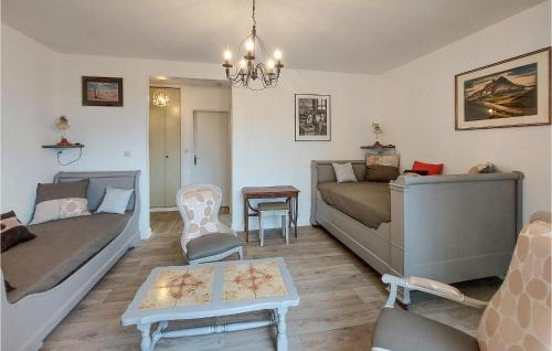 Cosne-Cours-sur-Loire Apartment | Nice Apartment In Cosne-Cours-Sur-Loire