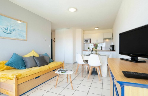 Ciboure Apartment | Nice apartment for 6 people with pool, WIFI, TV, terrace and pets allowed