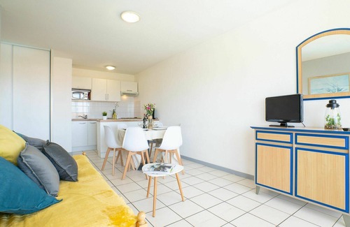 Ciboure Apartment | Nice apartment for 6 people with pool, WIFI, TV, terrace and pets allowed