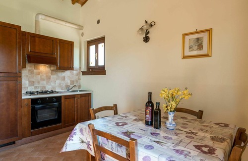 Scansano Villa | Nice apartment in villa for 6 people with WIFI, pool, TV, patio, pets allowed and parking