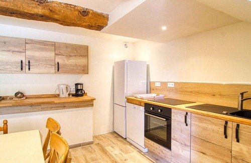 Besse-sur-Issole House | Nice apartment in villa for 8 people with pool, WIFI, TV, terrace and parking