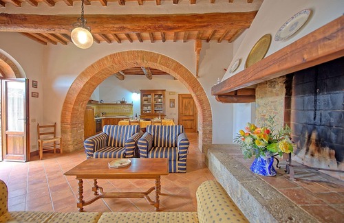 Monteroni d'Arbia Apartment | Nice apartment for 7 people with WIFI, pool, close to Siena