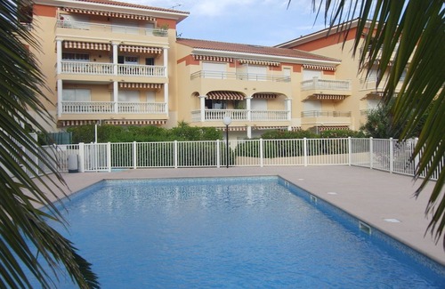 Boulouris-sur-Mer Apartment | Nice apartment 100m from the beach, pool, terrace, garage, secure residence.