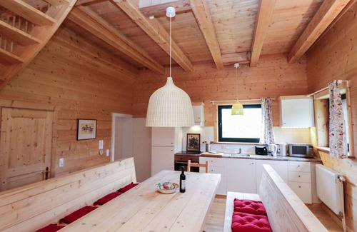Muhldorf Apartment | Nice apartment for 9 guests with WIFI, TV and parking