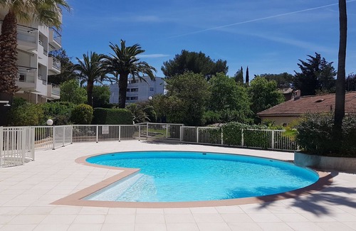 Saint-Raphael Apartment | Nice apartment by the sea with air-conditioned, swimming pool, Wifi, private Box