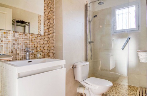 Nans-les-Pins Apartment | Nice apartment for 4 guests with WIFI, pool, TV, terrace and parking