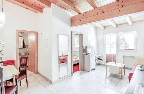 Runhof Apartment | Nice apartment for 4 guests with WIFI, TV, balcony and pets allowed