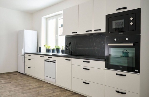 Desna Apartment | Nice apartment for 6 guests with WIFI, pool, TV, patio and parking