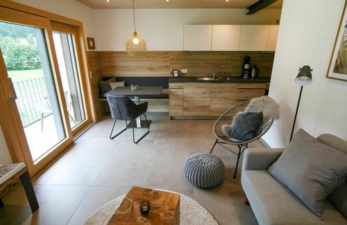 Hofstetten Apartment | Nice apartment for 2 guests with WIFI, TV, terrace and parking