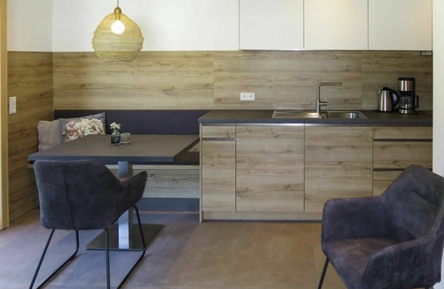 Hofstetten Apartment | Nice apartment for 2 guests with WIFI, TV, terrace and parking