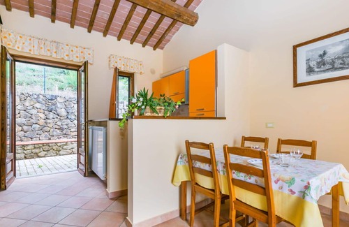 San Baronto Apartment | Nice apartment for 2 guests with WIFI, pool, TV, terrace, pets allowed, panoramic view and parking