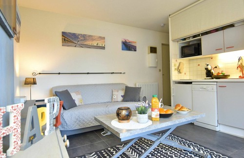 Benerville-sur-Mer Apartment | Nice apartment for 2 guests with WIFI, TV and balcony