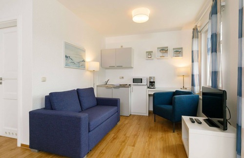 Ostvorpommern Apartment | Nice apartment for 2 guests with WIFI, TV, balcony and pets allowed