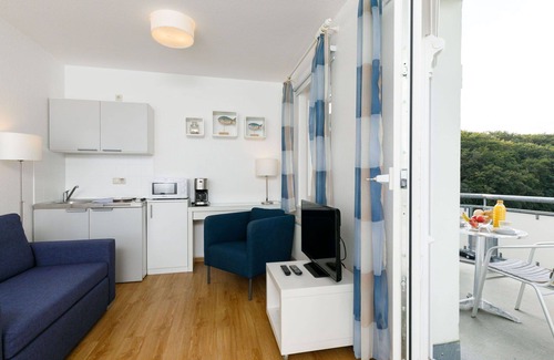 Ostvorpommern Apartment | Nice apartment for 2 guests with WIFI, TV, balcony and pets allowed