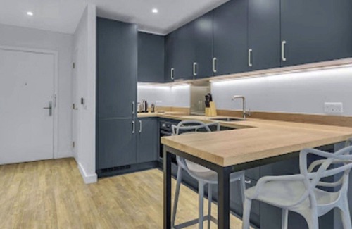 Preston Apartment | Nice apartment for 2 guests with WIFI, TV, terrace and parking