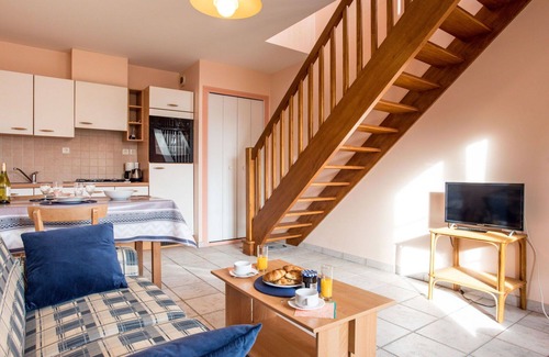 Carnac Apartment | Nice apartment for 2 guests with WIFI, TV, patio and pets allowed