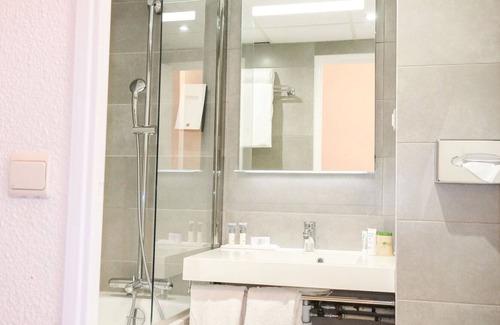 Plaine de la Brague Apartment | Nice apartment for 2 guests with A/C, WIFI, pool, TV and balcony