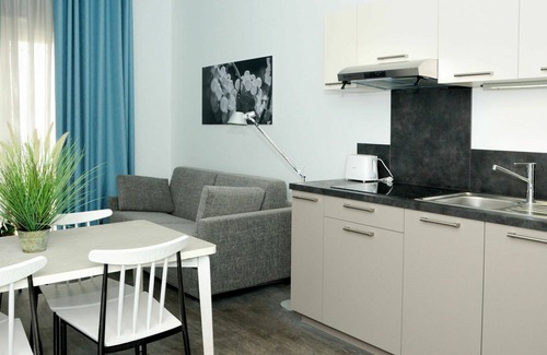 Jonzac Apartment | Nice apartment for 2 people with WIFI, A/C, TV, balcony, pets allowed and parking