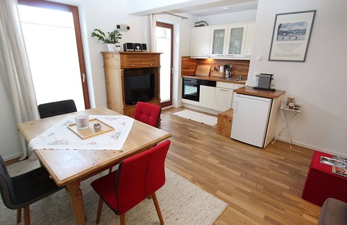 Kitzbuehel Apartment | Nice apartment for 4 people with WIFI, TV and parking