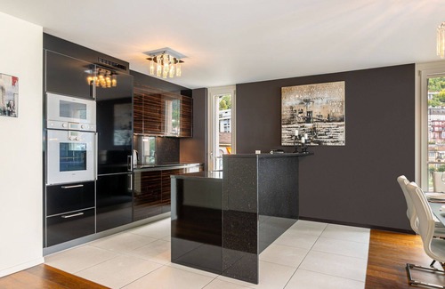 Montreux City Centre Apartment | Nice apartment for 4 guests with pool, hot tub, WIFI, TV, balcony and panoramic view