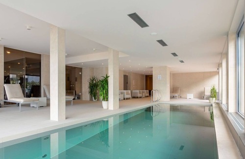 Montreux Apartment | Nice apartment for 4 guests with WIFI, hot tub, A/C, pool, TV, balcony, panoramic view and parking